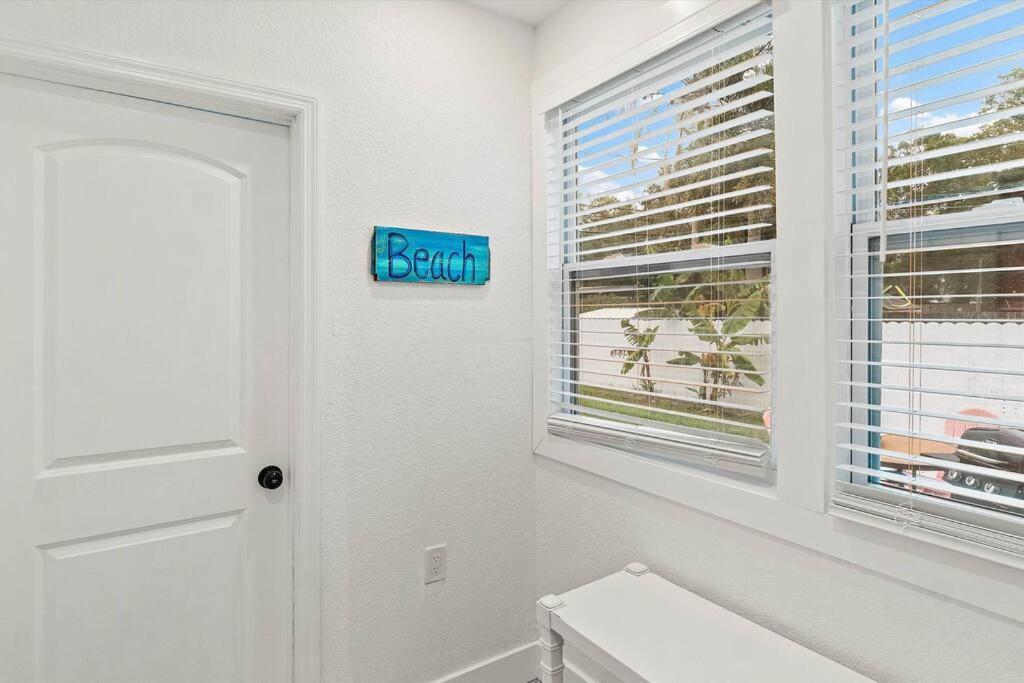Quaint Gulfport Beach Bungalow St. Petersburg Exteriör bild