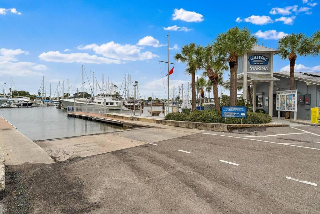 Quaint Gulfport Beach Bungalow St. Petersburg Exteriör bild