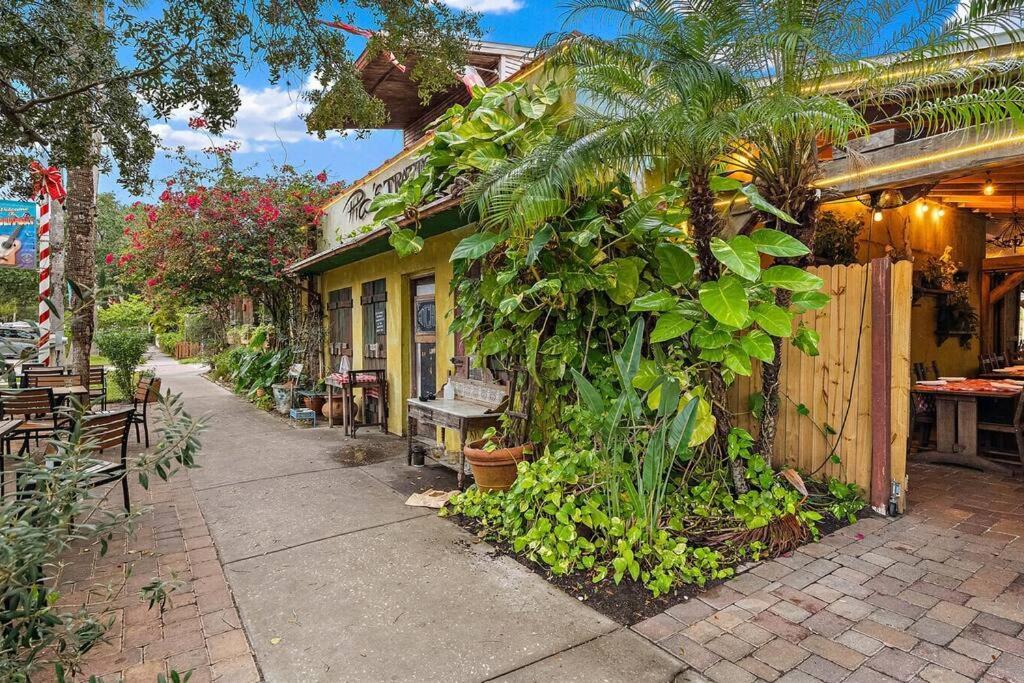 Quaint Gulfport Beach Bungalow St. Petersburg Exteriör bild