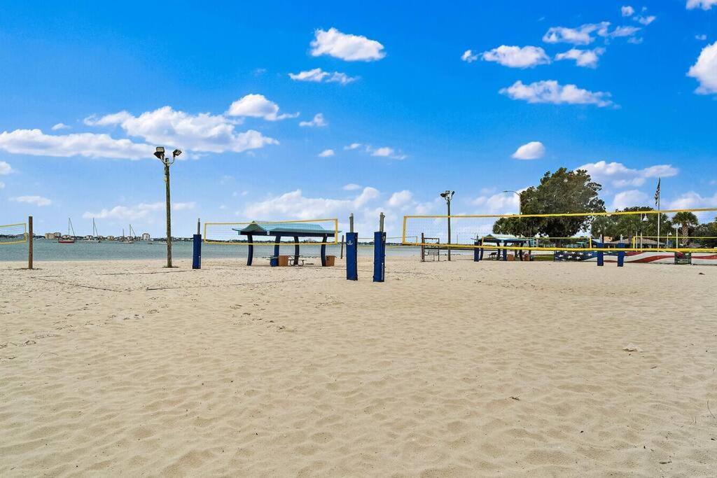 Quaint Gulfport Beach Bungalow St. Petersburg Exteriör bild
